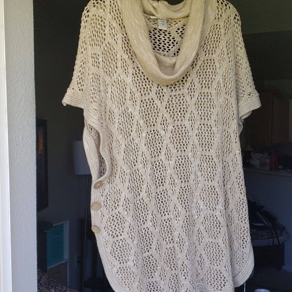 Short sleeve sweater